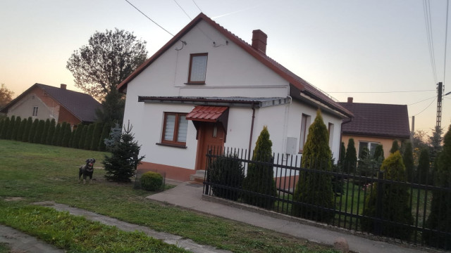 dom wolnostojący, 3 pokoje Opatowiec, ul. Legatka. Zdjęcie 1