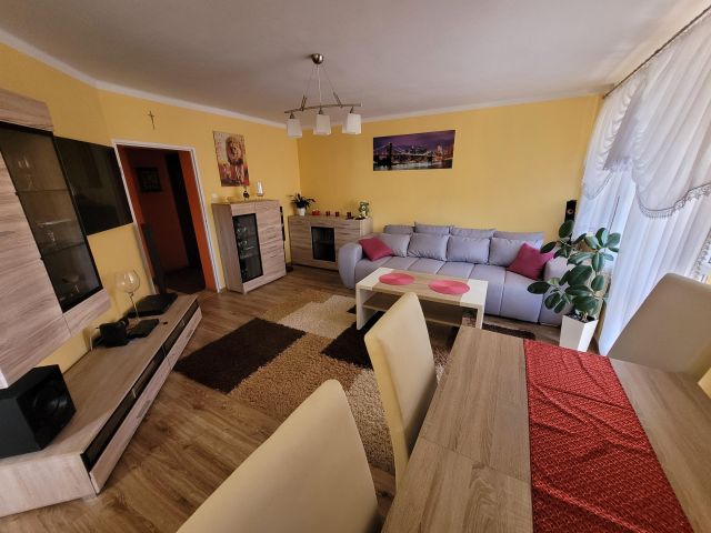 Mieszkanie 3-pokojowe Starachowice Wanacja, ul. gen. Józefa Ludwika Hauke-Bosaka. Zdjęcie 1