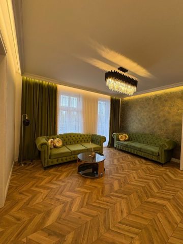 Mieszkanie 4-pokojowe Chorzów Centrum, pl. Dworcowy. Zdjęcie 1