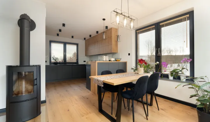 dom wolnostojący, 4 pokoje Besko, ul. Górska