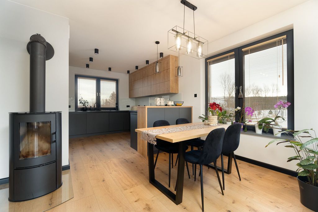 dom wolnostojący, 4 pokoje Besko, ul. Górska