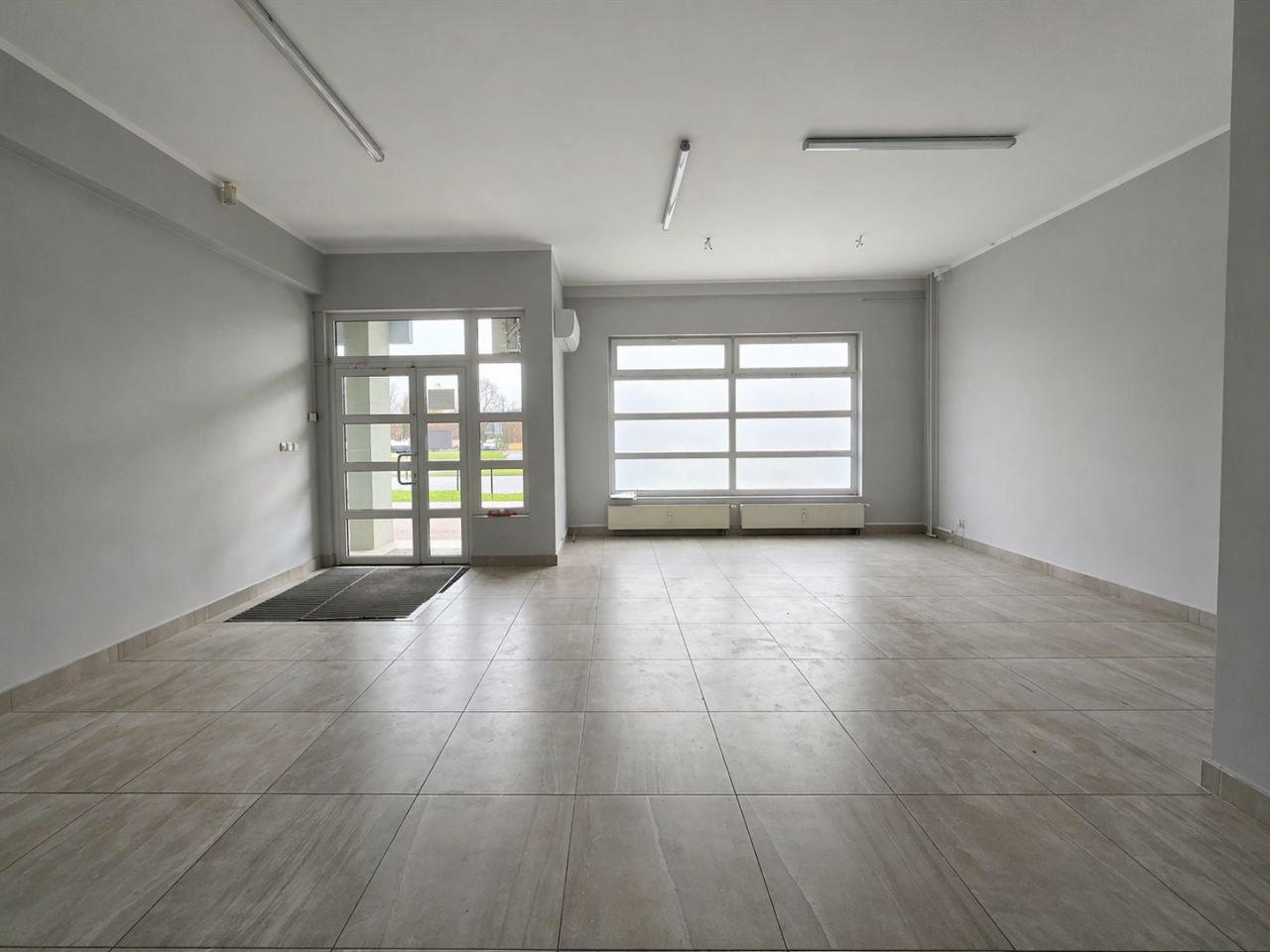 Lokal Tychy Centrum, al. Bielska. Zdjęcie 6