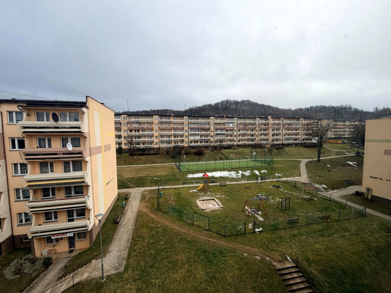 Mieszkanie 3-pokojowe Kamienna Góra, ul. Tkaczy Śląskich. Zdjęcie 2