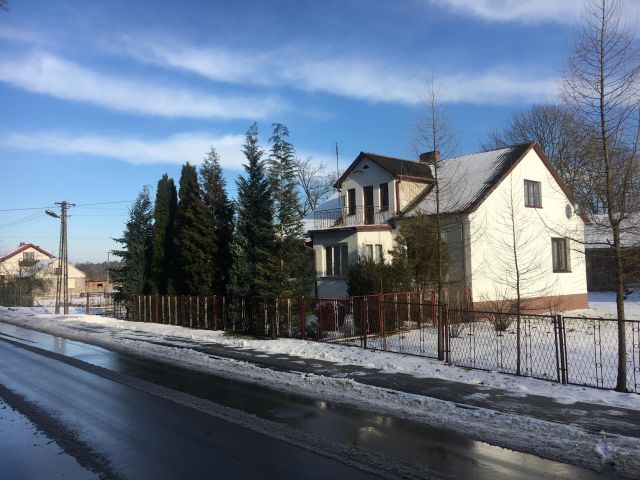 dom wolnostojący, 4 pokoje Nagłowice, ul. Parkowa. Zdjęcie 1