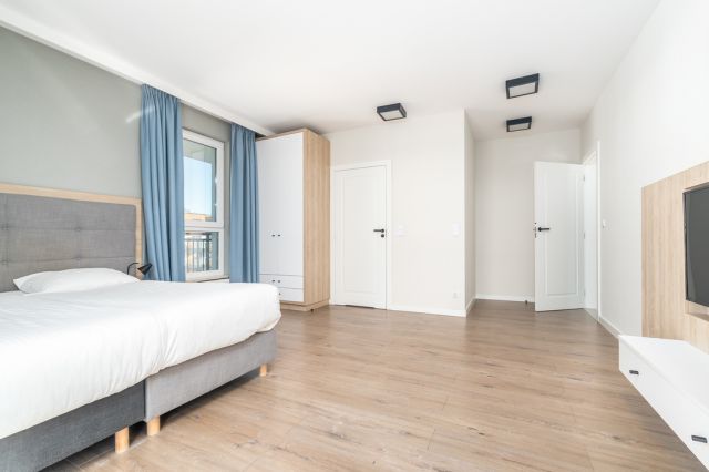 Mieszkanie 4-pokojowe Międzyzdroje, ul. Nowomyśliwska. Zdjęcie 2