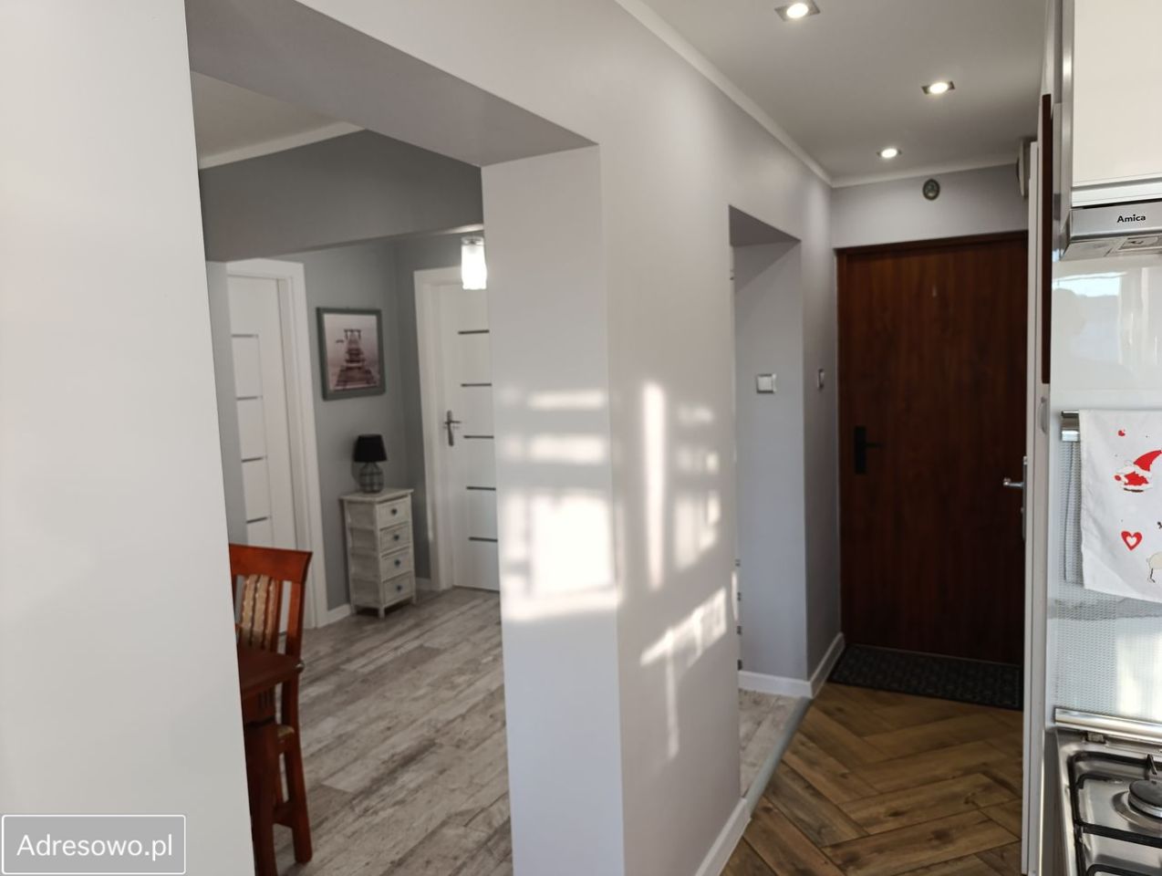 Mieszkanie 3-pokojowe Wyszobór. Zdjęcie 4