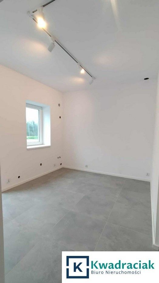 Lokal Krosno Polanka, ul. ks. Stanisława Decowskiego. Zdjęcie 13