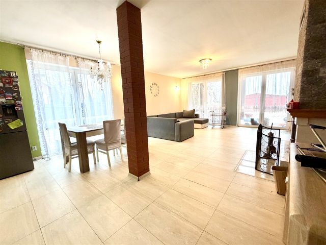 dom wolnostojący, 4 pokoje Orzechowo. Zdjęcie 1