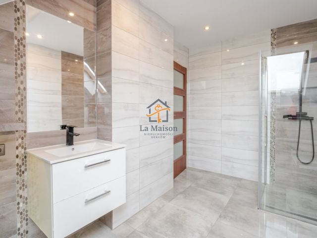 dom wolnostojący, 6 pokoi Rączna. Zdjęcie 15