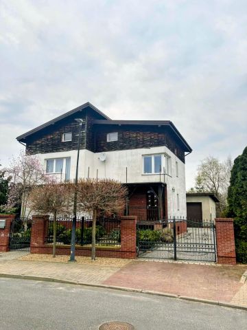 dom wolnostojący Konin, ul. Marii Kownackiej. Zdjęcie 1