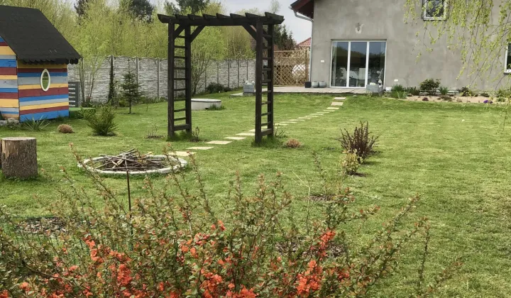 dom wolnostojący, 4 pokoje Siedliska, ul. Kasztanowa