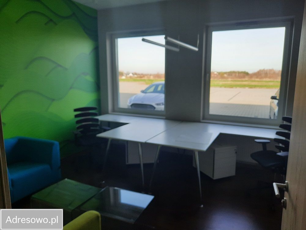 Hala/magazyn Pustków. Zdjęcie 13