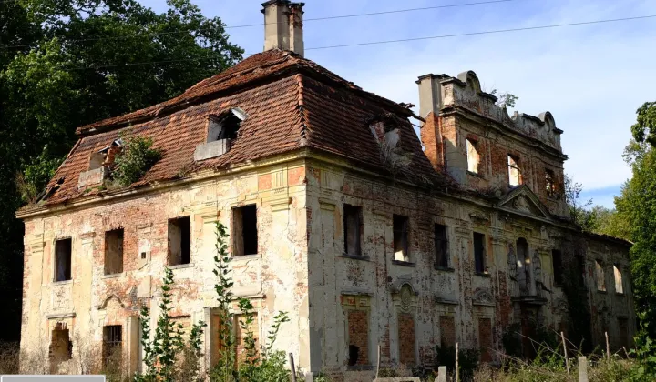 Nieruchomość komercyjna Parchów