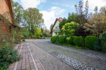 dom wolnostojący, 5 pokoi Brzeźnica, ul. Krakowska