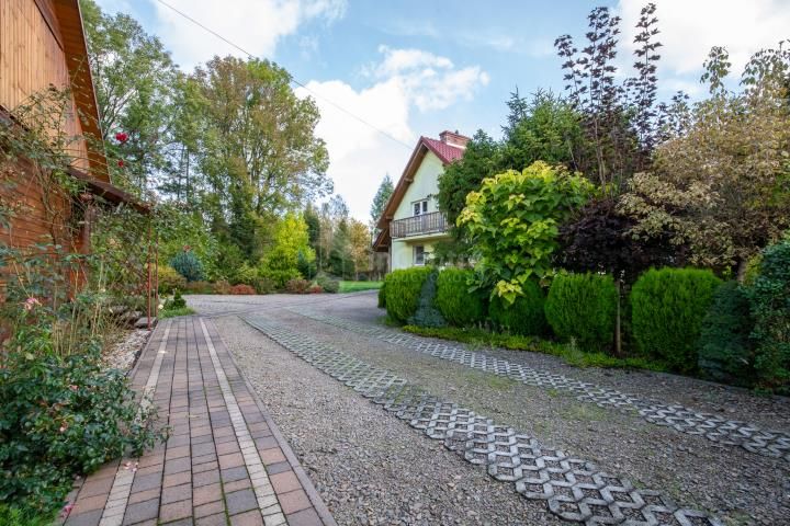 dom wolnostojący, 5 pokoi Brzeźnica, ul. Krakowska