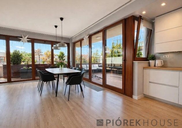 Mieszkanie 3-pokojowe Warszawa Wilanów, ul. Księdza Prymasa Augusta Hlonda. Zdjęcie 1