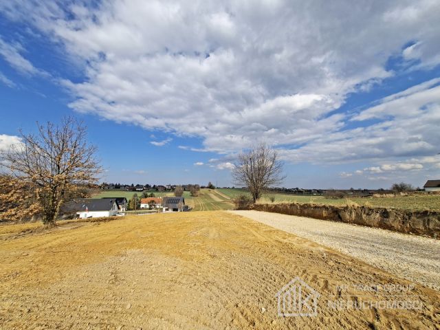 Działka budowlana Szarów. Zdjęcie 1