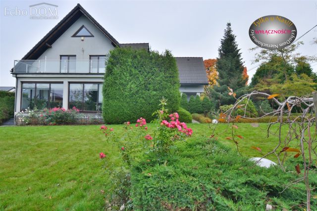 dom wolnostojący, 6 pokoi Lusina, ul. Krakowska. Zdjęcie 1