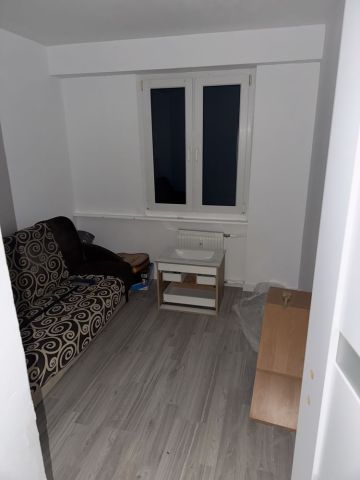 Mieszkanie 3-pokojowe Góra Kalwaria. Zdjęcie 1