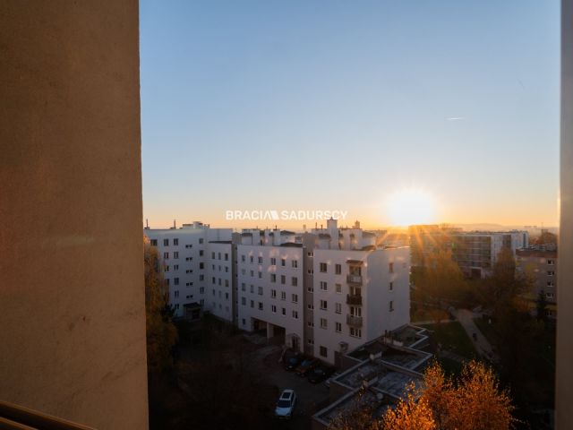 Mieszkanie 4-pokojowe Kraków Mistrzejowice, os. Oświecenia. Zdjęcie 24