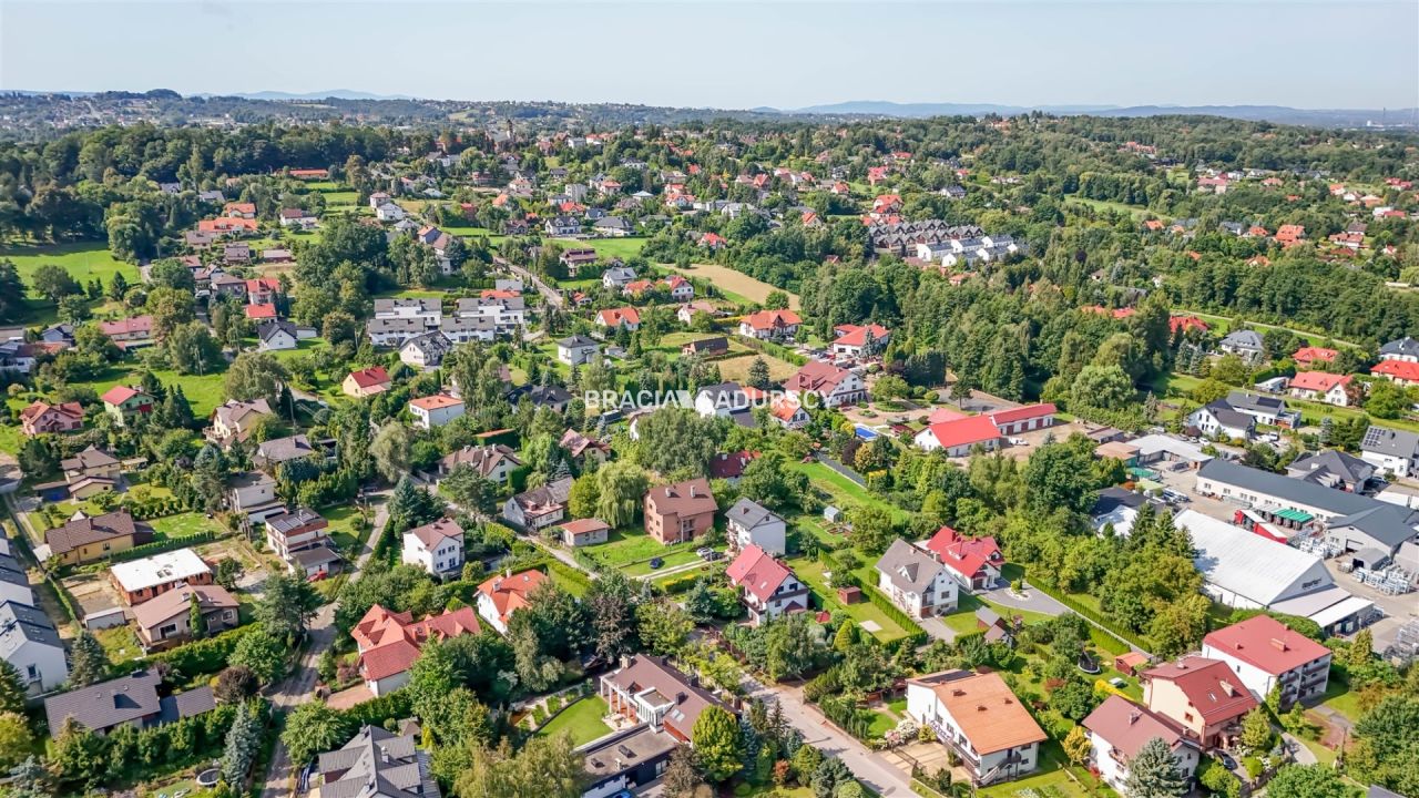 dom wolnostojący, 8 pokoi Libertów, ul. św. Floriana. Zdjęcie 27