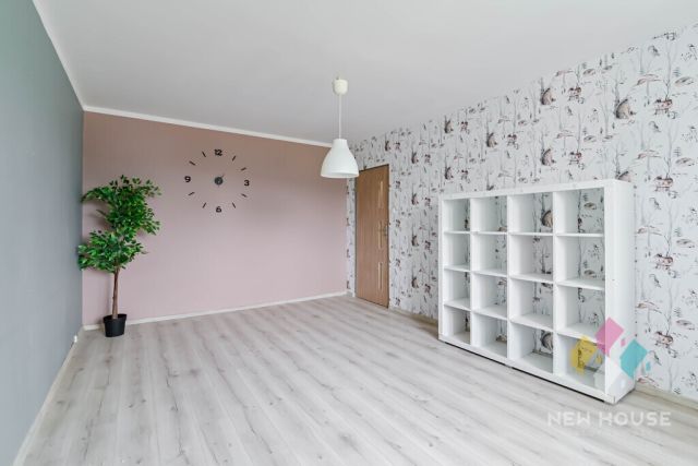 Mieszkanie 3-pokojowe Jesionowo. Zdjęcie 2