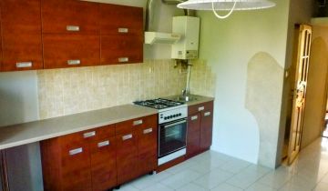 Mieszkanie 2-pokojowe Strzałków, Plac 3 Maja 15 m 1