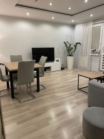 Mieszkanie 3-pokojowe Piotrków Trybunalski, ul. 9 Maja. Zdjęcie 1