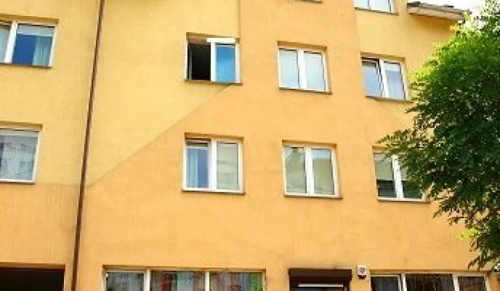 kamienica, 20 pokoi Warszawa Praga-Południe, ul. Czapelska