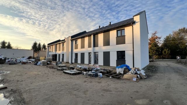 dom szeregowy, 4 pokoje Nowe Mostki. Zdjęcie 2