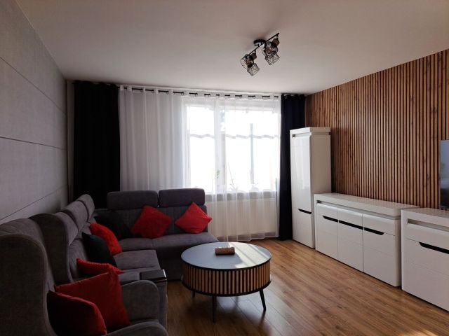 Mieszkanie 3-pokojowe Piła Zamość, ul. Komuny Paryskiej. Zdjęcie 1