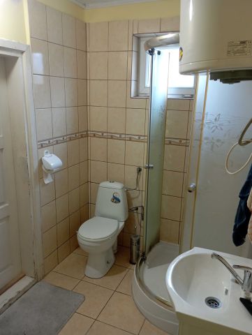 dom wolnostojący, 1 pokój Ostrowiec Świętokrzyski, ul. Jarzębinowa. Zdjęcie 1