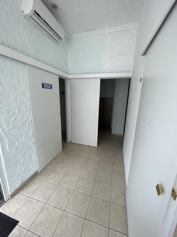 Lokal Szczecin Centrum, al. Wyzwolenia. Zdjęcie 13