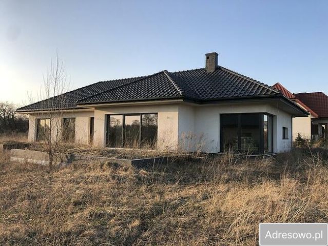 dom wolnostojący, 8 pokoi Bronisin Dworski, ul. Wiśniowa. Zdjęcie 1