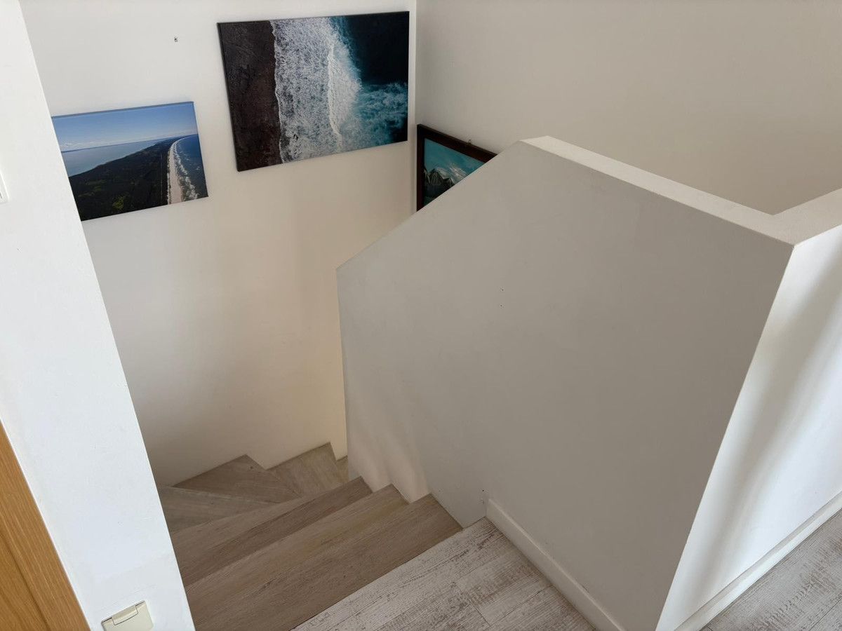 Mieszkanie 4-pokojowe Kielanówka. Zdjęcie 2