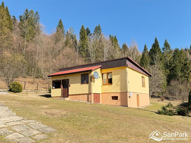 dom wolnostojący, 3 pokoje Cisna. Zdjęcie 1