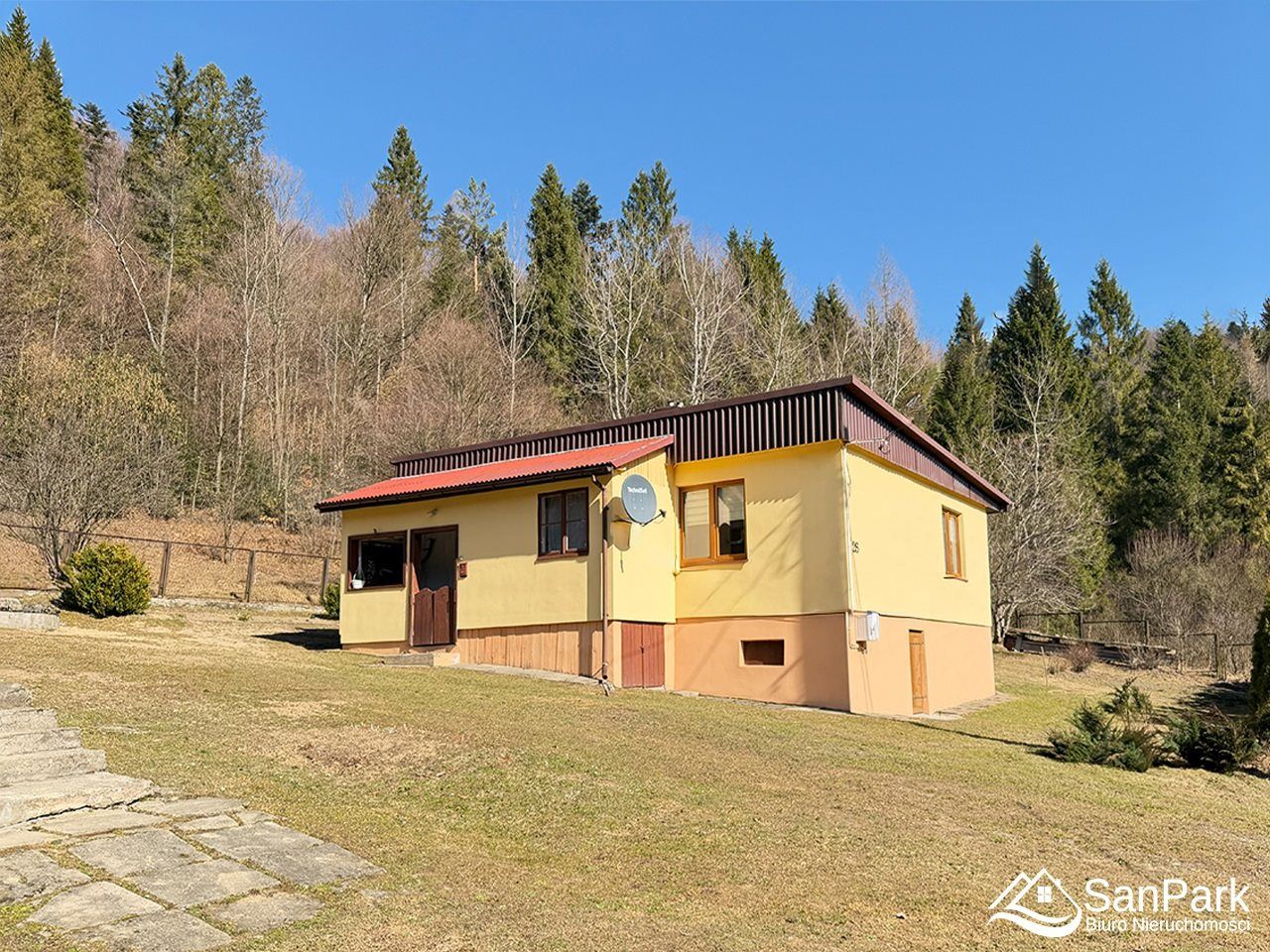 dom wolnostojący, 3 pokoje Cisna. Zdjęcie 1