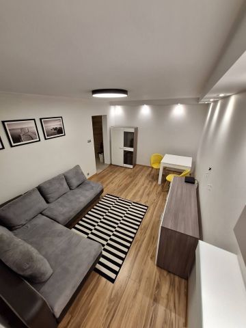 Mieszkanie 3-pokojowe Łódź Bałuty, ul. Lutomierska. Zdjęcie 1