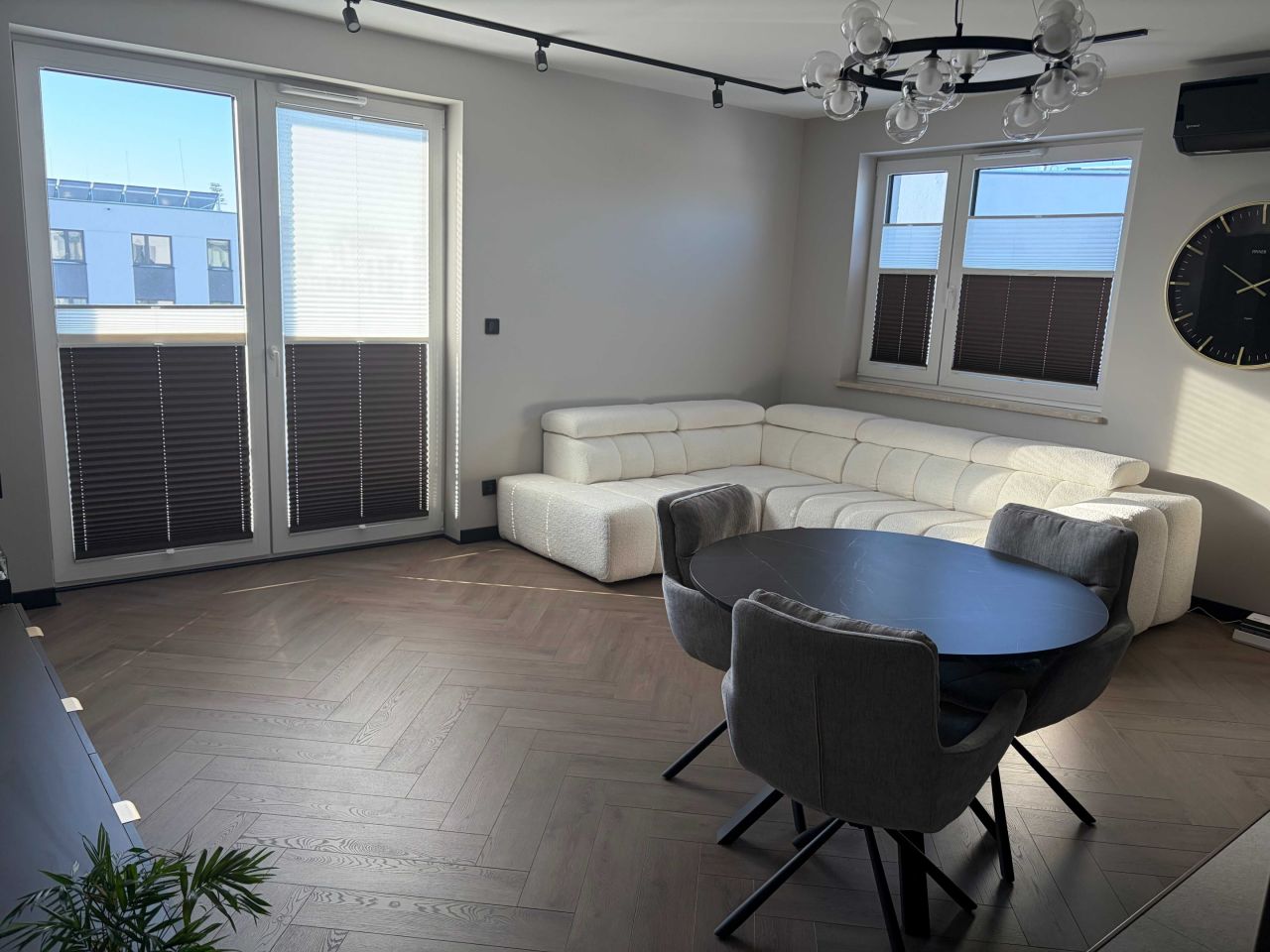 Mieszkanie 3-pokojowe Łomianki Dolne. Zdjęcie 3