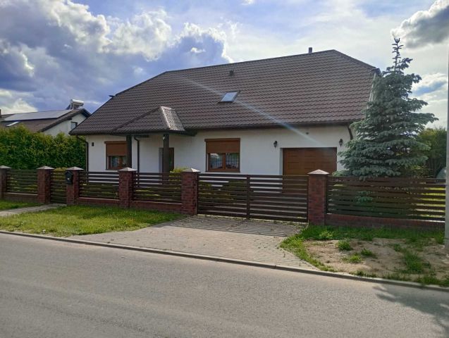 dom wolnostojący Lubasz. Zdjęcie 1