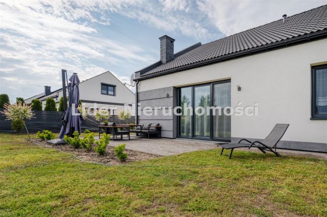 dom wolnostojący, 6 pokoi Bychlew. Zdjęcie 18