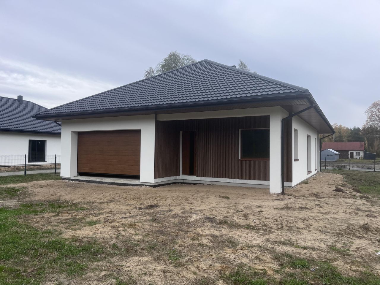 dom wolnostojący, 3 pokoje Nowe Grabie, os. Pod Brzozami. Zdjęcie 2
