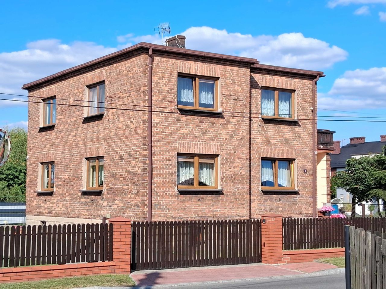 budynek wielorodzinny Książenice