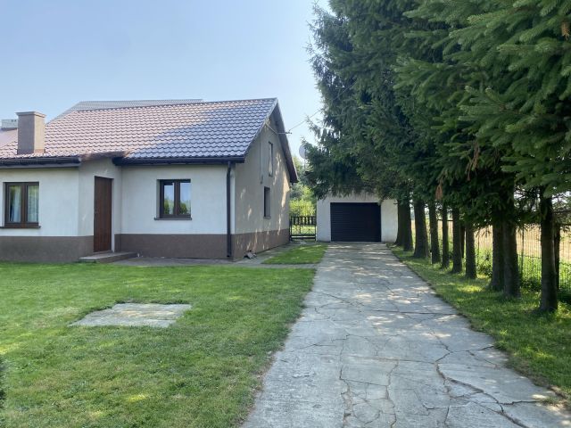 dom wolnostojący, 2 pokoje Jeżówka. Zdjęcie 1