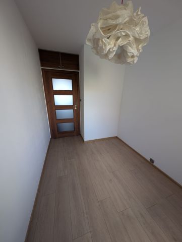 Mieszkanie 3-pokojowe Zduńska Wola, ul. Jarosława Iwaszkiewicza. Zdjęcie 8