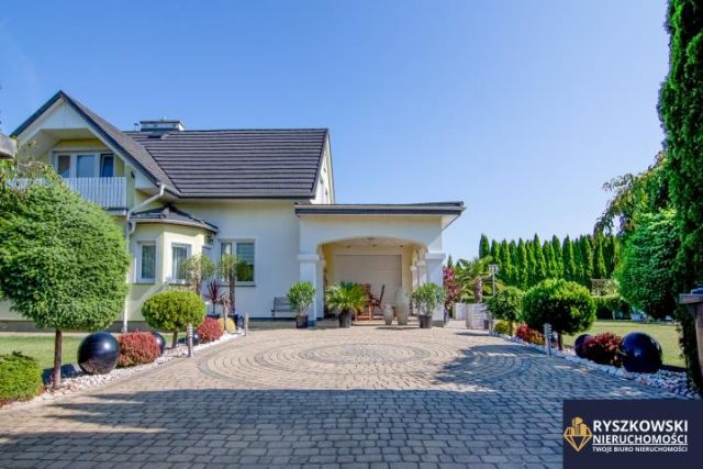 dom wolnostojący, 6 pokoi Jarosławiec. Zdjęcie 1