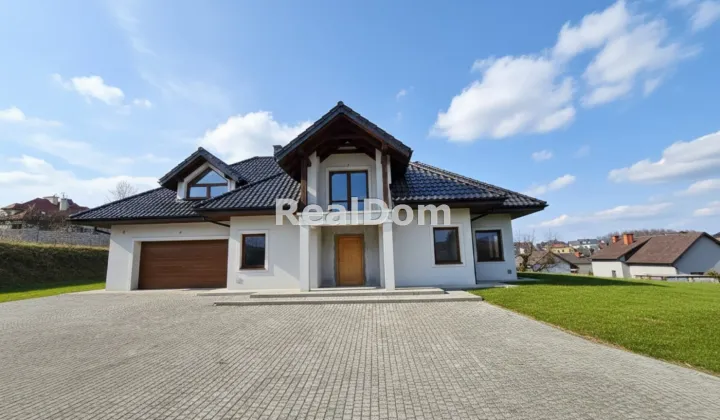 dom wolnostojący, 6 pokoi Tomaszowice