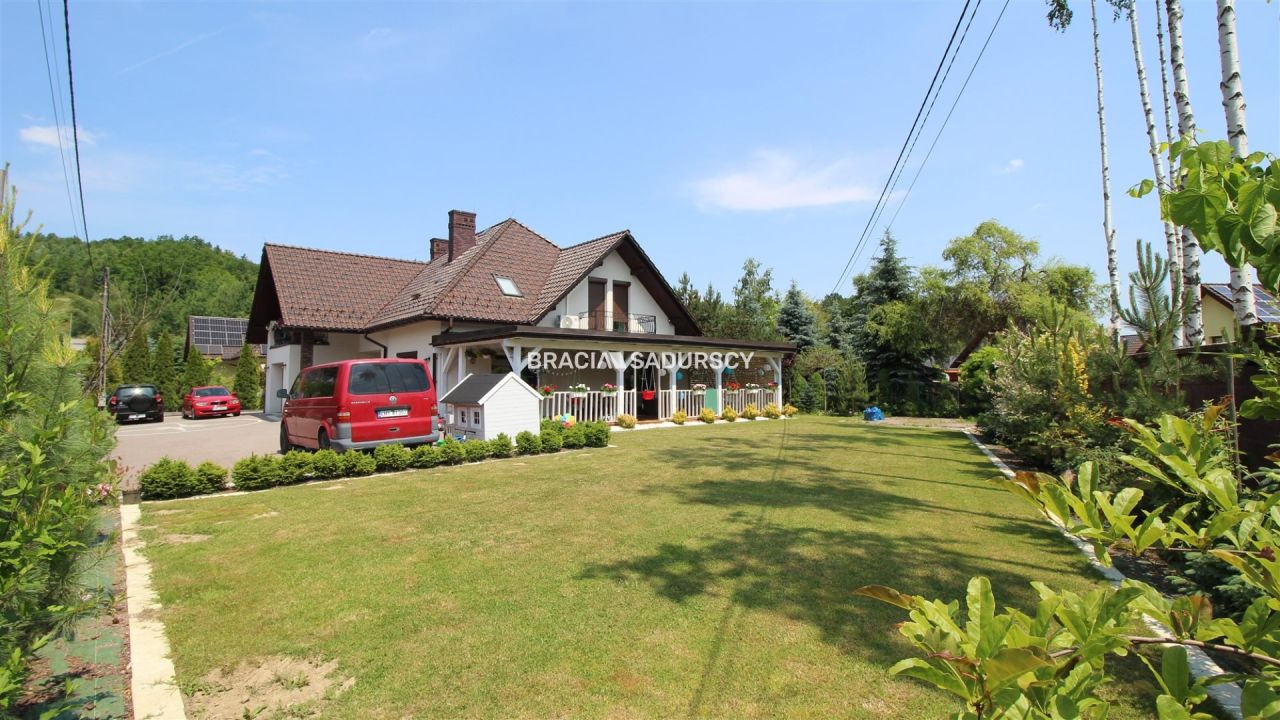 dom wolnostojący, 6 pokoi Myślenice, ul. Kornela Ujejskiego. Zdjęcie 1