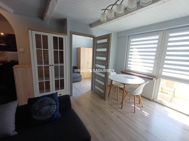 Mieszkanie 2-pokojowe Kraków Krowodrza, ul. Krowoderskich Zuchów. Zdjęcie 2