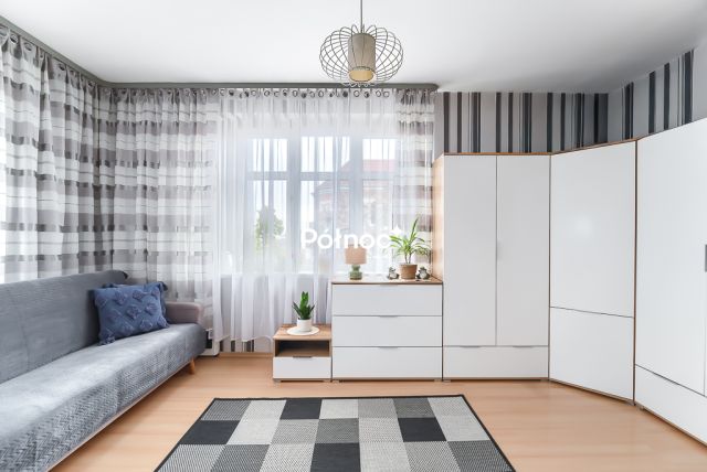 Mieszkanie 3-pokojowe Bytom, pl. Powstańców Śląskich. Zdjęcie 4